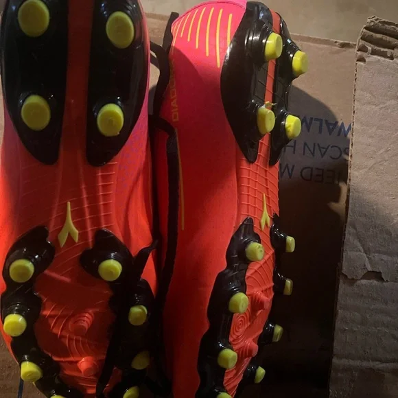 Diadora Neon Pink and Yellow Soccer Cleats - Picture 9 of 9